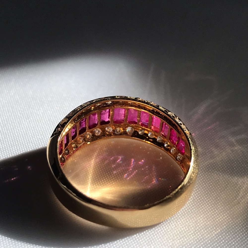 18K Ruby & Diamond Ring - Picture 8 of 16